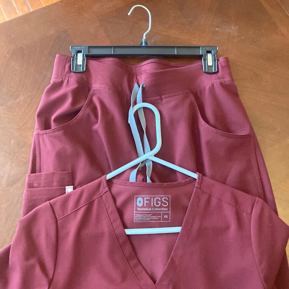 Figs Burgundy XS Casma Top, S Kade Pant